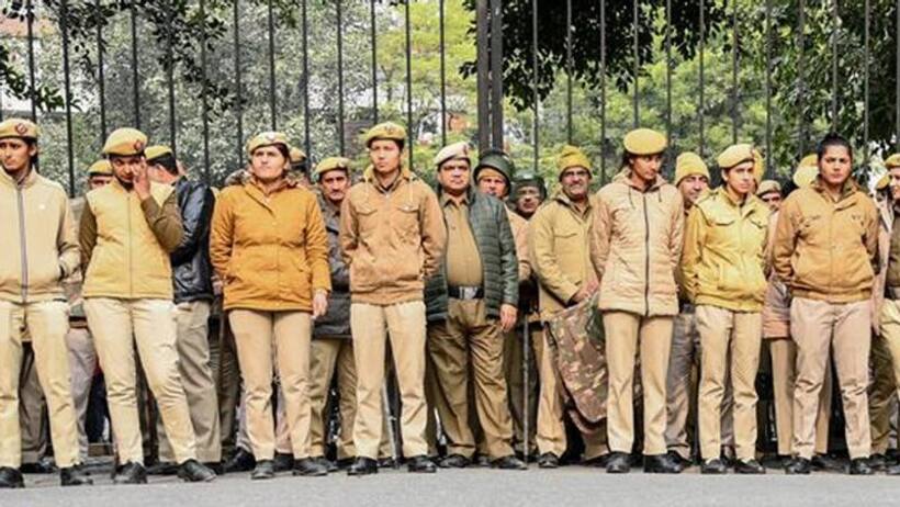 अब आप ट्रेन में अकेली नहीं, बल्कि आपके मदद के लिए तैयार है 'मेरी सहेली'