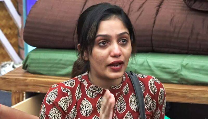 arya cries in bigg boss 2