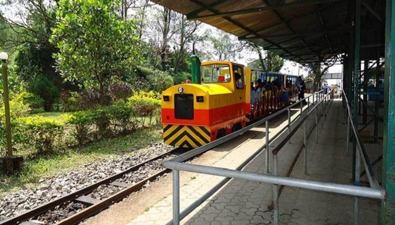 no tourist train in madikeri raja seat