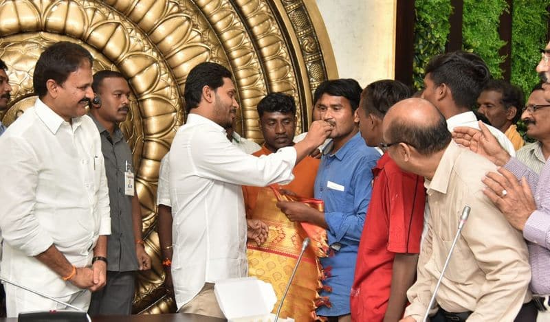 ap cm ys  jagan meeting with fishermans