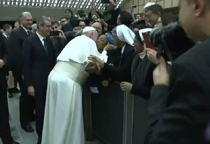 Pop francis kiss a girl