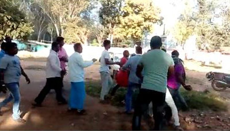 Couple Beaten By Relatives In public Place Chikkamagalur