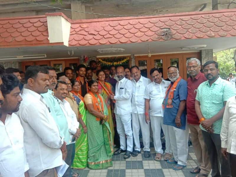 karimnagar ex councellor join bjp presence of bandi sanjay