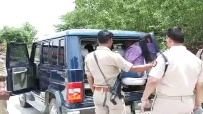 एक कांस्टेबल ने शर्मनाक काम करके पुलिस विभाग को किया बदनाम, अफसर बोले अब वो जेल में रहेगा