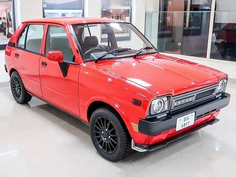 Retro 1984 Maruti 800 car restored with modern touch