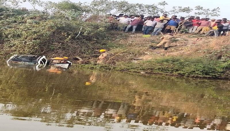 4 bangalorean Dies after Car  falls into Lake at Devamachohalli