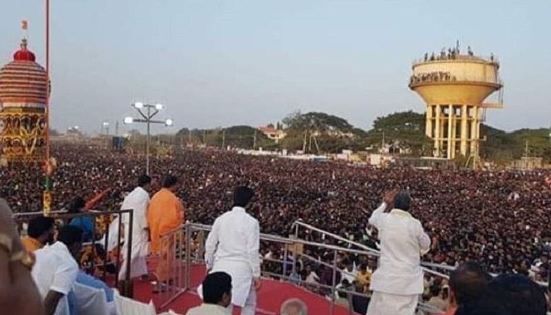 Public shouted Modi Modi, Houdu Huliya During Gavimath Fair in Koppal