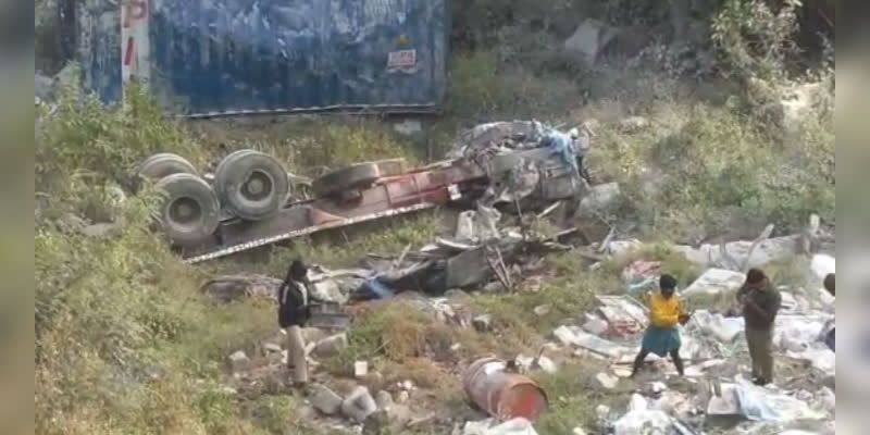 Lorry met with an accident near vellore