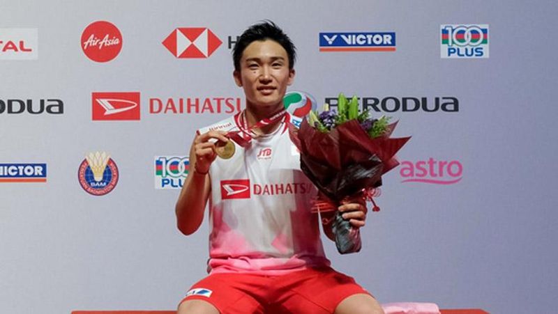 Badminton: Kento Momota hurt in accident on MEX Expressway, van driver killed