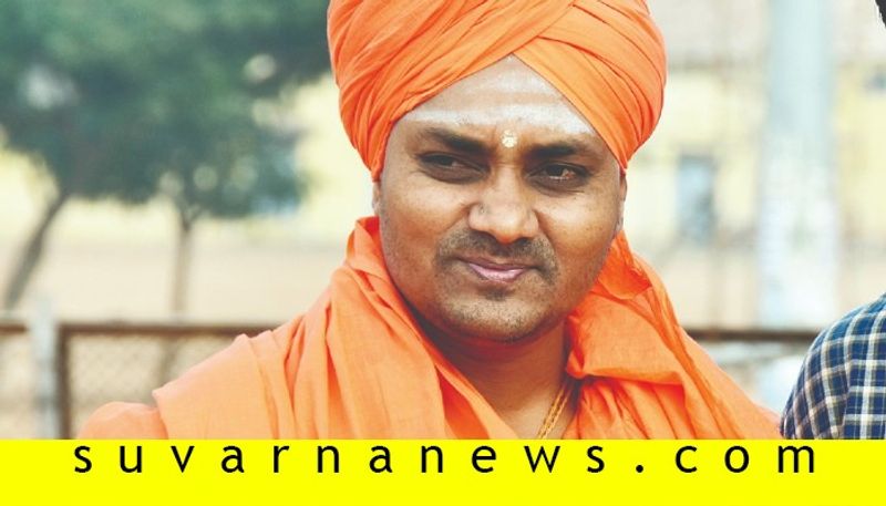 Gavi Siddeshwara Swamiji Cleans The Toilet Give Importance To Cleanliness