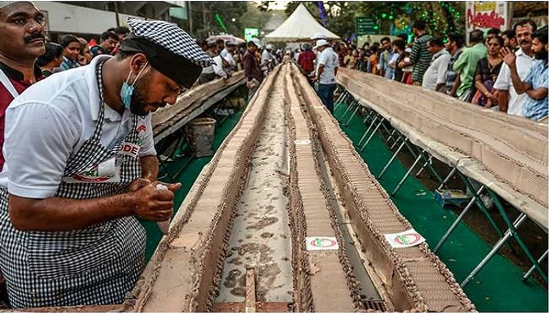 Kerala Bakers Made World Longest Cake in Thrissur