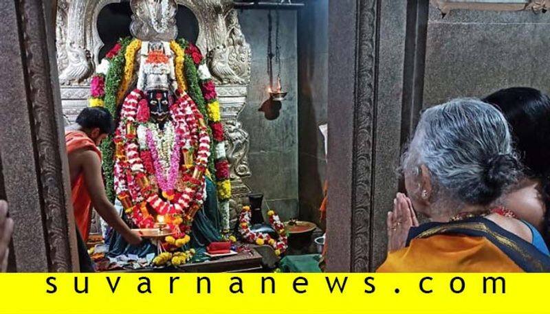 DK Shivakumar Mother Gouramma Visits Kabbalamma Temple