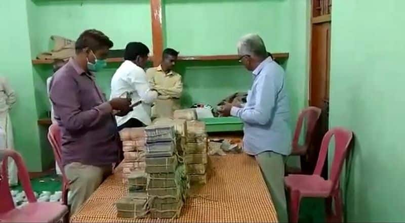 Ballari Kottureshwara temple hundi collects more than 25 lakhs within 3 months