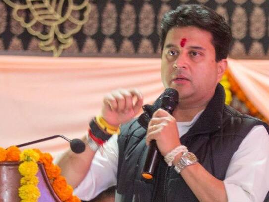 Maharaj's warning to Kamal Nath, implement manifesto soon