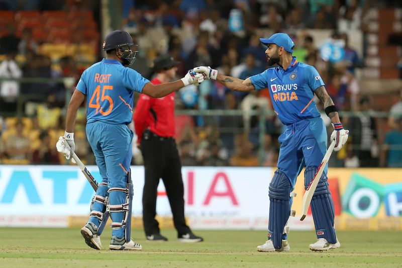 Virat kohli Rohit sharma helps team india 7 wickets victory against australia bengaluru