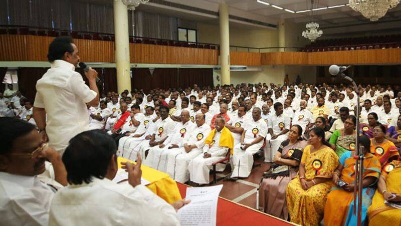 DMK alliance negotiating team.. sabareesan showing stubbornness