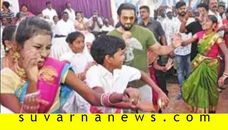 Kannada Actor Sri murali dances with children in kollegal