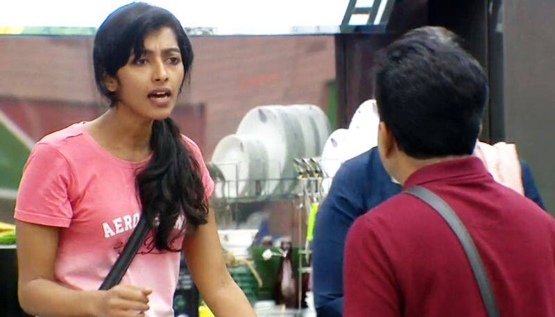 clash between reshma and rejith kumar in bigg boss 2