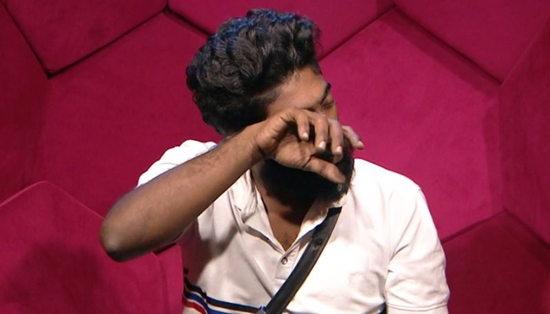 bigg boss send pareekutty to hospital for eye infection