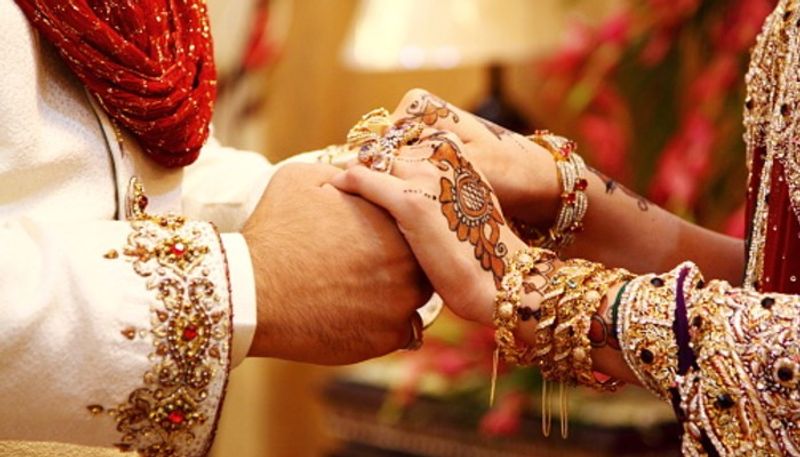 Surat Groom father and bride mother who eloped appear before police