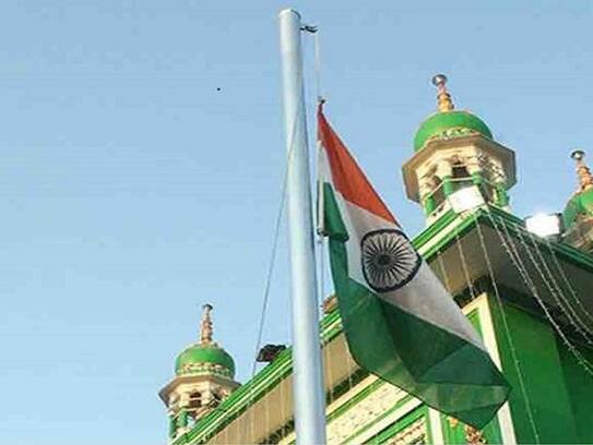 Tri Color hoisted in Kerala mosques for the first time after independence