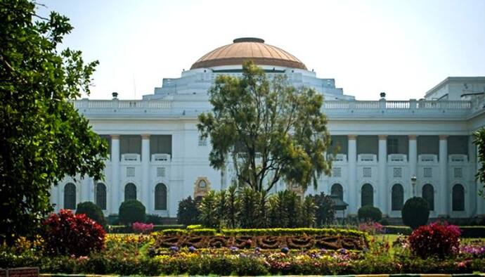 কোভিড পরীক্ষায় পাশ করলেই বিধানসভায় প্রবেশ, অধিবেশনের আগে কী কী নতুন নিয়ম