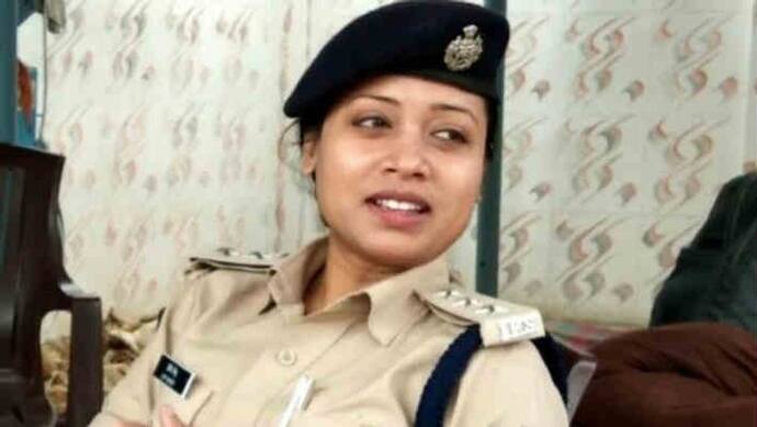 बिहार के 12 IAS और 13 IPS का ट्रांसफर., नीतीश ने दिया जेडीयू अध्यक्ष की बेटी को गिफ्ट