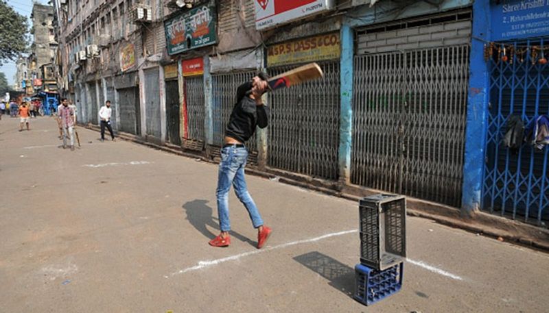 Playing cricket in Mumbai amid coronavirus lockdown lands three behind bars