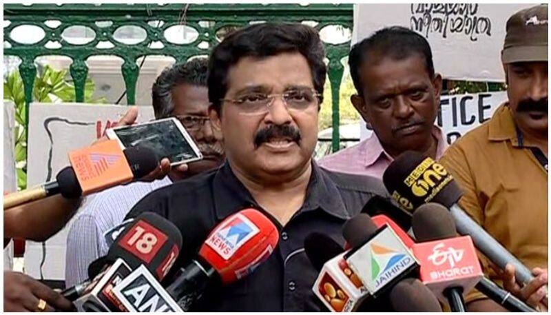 kerala government treat expatriates as anti nationals says mk muneer