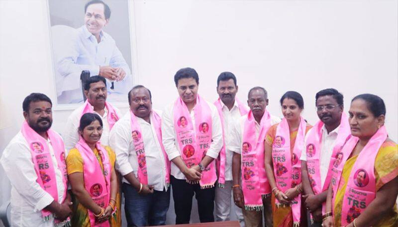 karimnagar municipal carporation... independent counselors join TRS