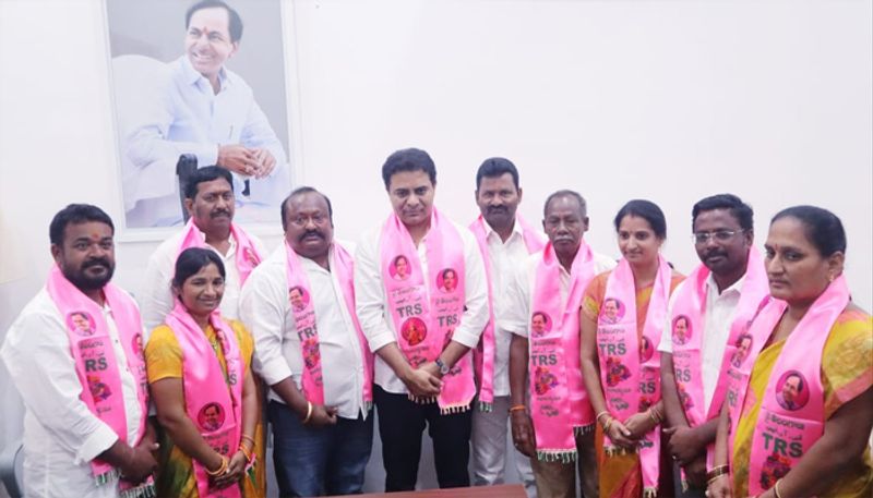 karimnagar municipal carporation... independent counselors join TRS