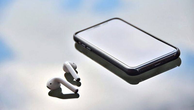 AirPods to introduce new safety feature may alert users about danger Here s how gcw