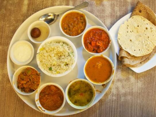 Thali polytics started in Maharashtra, Shiv Sena's 'Shiv Bhajan' and BJP started 'Deendayal'