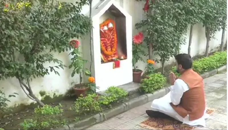 Anurag Thakur Prays At Home Before Leaving To Parliament