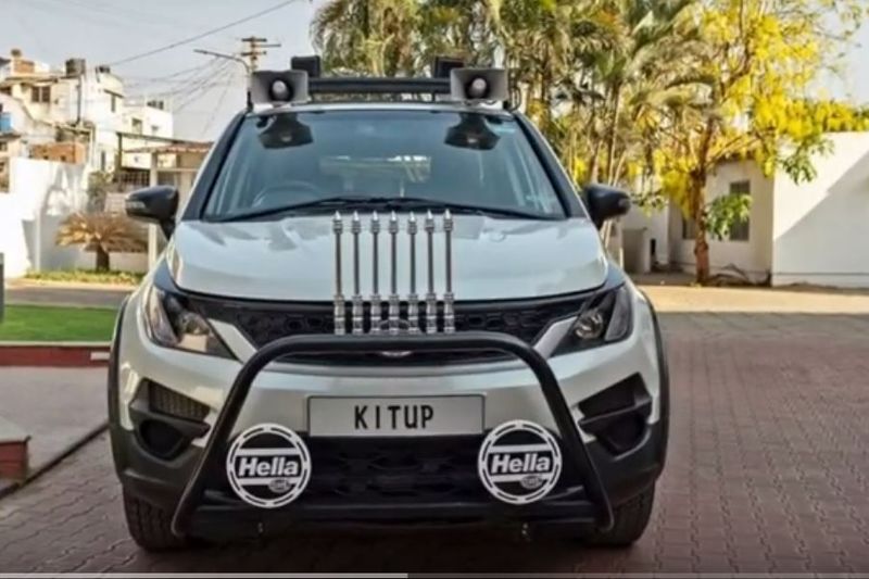 Tata hexa modified into a politician edition Tamil Nadu