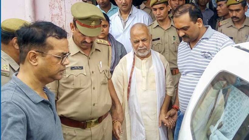 छात्रा के साथ बलात्कार के आरोपी चिन्मयानंद को जेल से मिली बेल