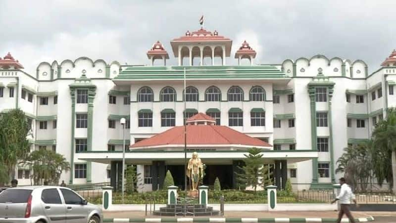 Madras hc madurai bench warns hrce officials that their works are not satisfied smp