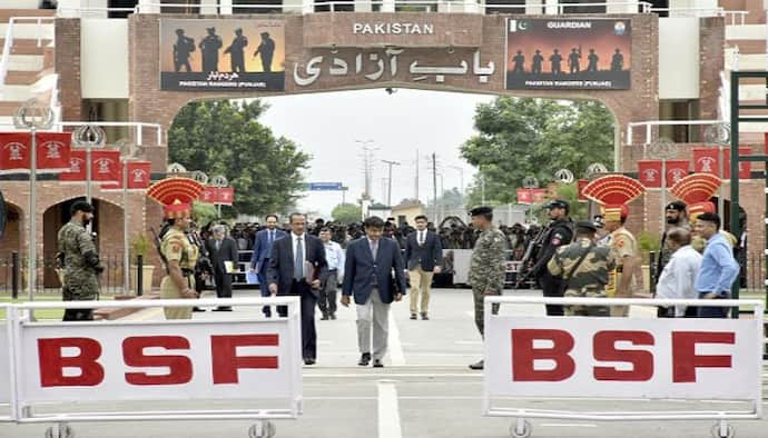 200 Pakistani Hindus cress Attari-Wagah border