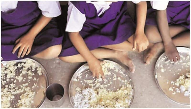 14 students are ill for Had Poisoned Food in Gadag grg