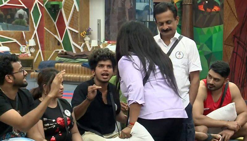 clash between veena nair and fukru in bigg boss 2