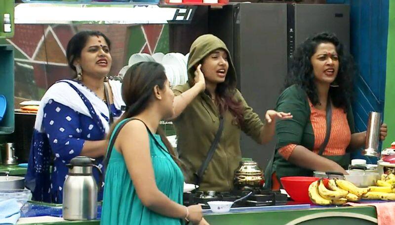 manju pathrose burst out at rejith kumar in bigg boss 2