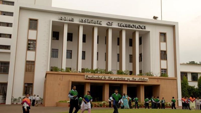 IIT Kharagpur students told to vacate hostels immediately after one person tests COVID-19 positive-dbr