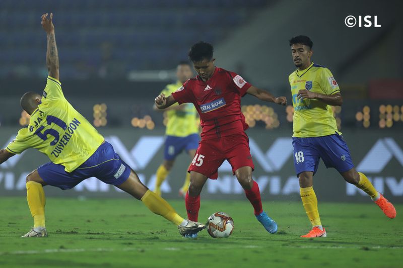 ISL 2020 Kerala and north east united fc match ends with draw