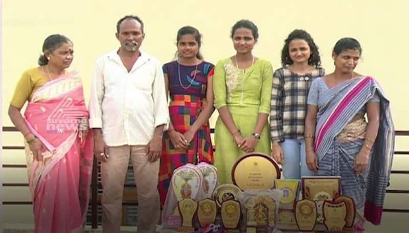 hiriyur-vegetable-vendor-daughter-achieved-gold-medal-in-aeronautical-engineering-at-VTU Belagavi