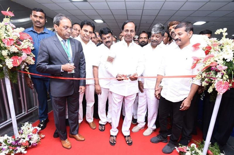 KCR,Revanth reddy jointly ina single photograph during the metro corridor 2 opening