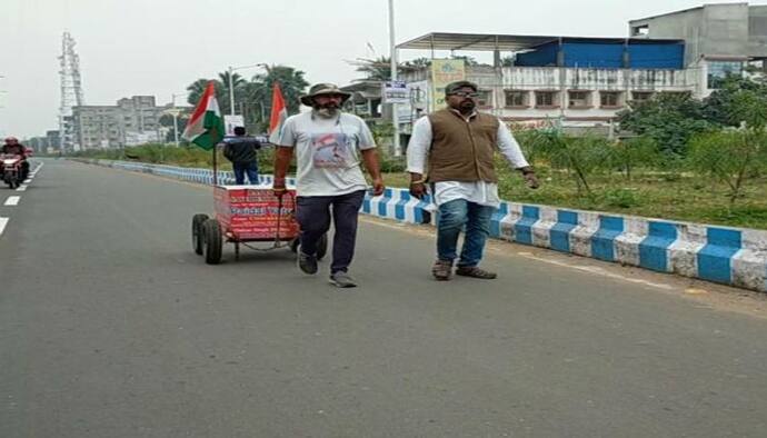 ইভিএমের বদলে ভোট হোক ব্যালটে, দাবি তুলে ৬৫০০ কিলোমিটার পথ হাঁটছেন এক 'আম আদমি'