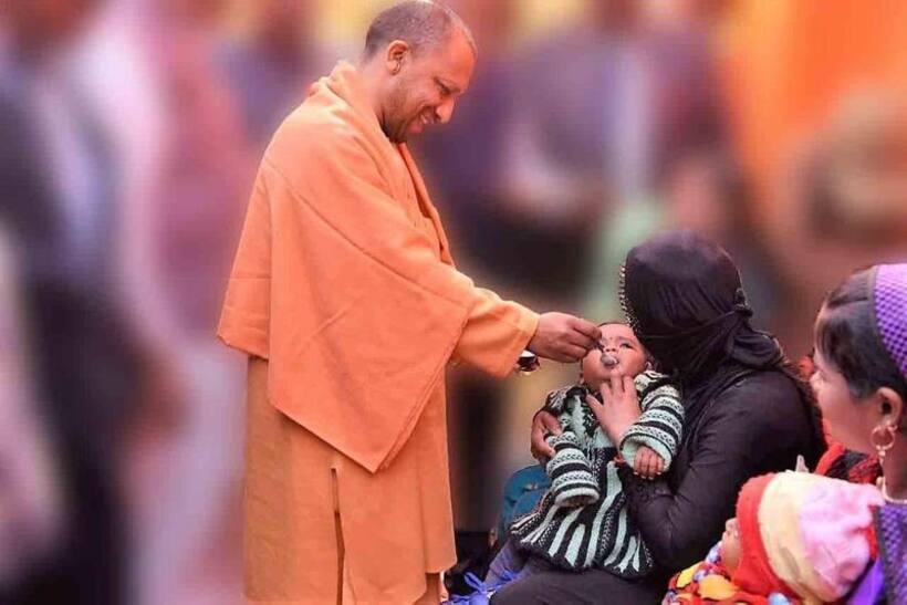 दंगे रोकने में सफल हुई योगी सरकार, अब मिला एनएचआरसी से नोटिस