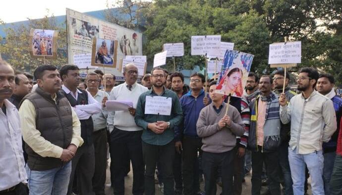 সরকারি হাসপাতালে প্রসূতির মৃত্যু, চিকিৎসককে গ্রেফতারের দাবিতে মিছিল স্বজনদের