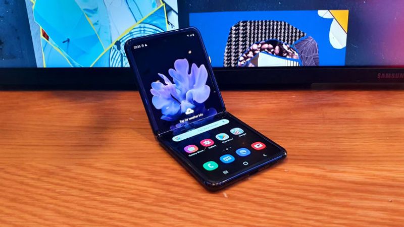 Samsung Galaxy Z Flip foldable phone with dual cameras launched Price specs and features