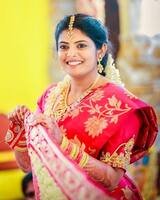 కుందనపు బొమ్మలా మెరిసిపోతున్న ఈ అమ్మడు ఓ స్టార్ డైరెక్టర్ కూతురు!